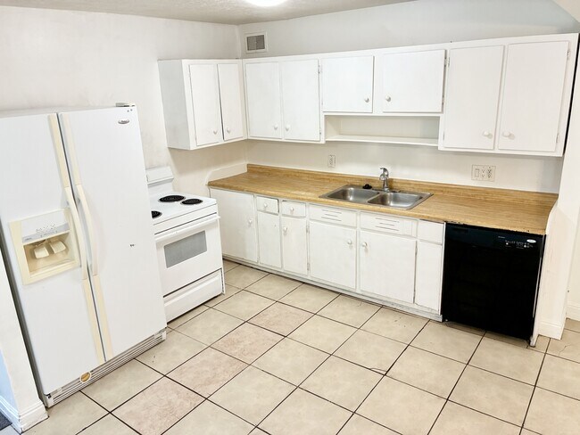 Building Photo - 631 N 120 E