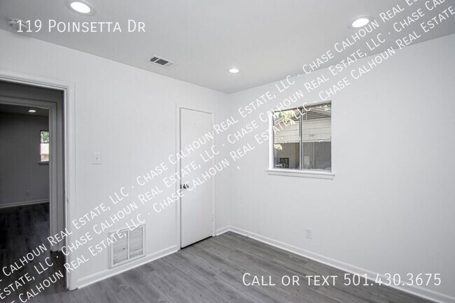 Building Photo - 119 Poinsetta Dr