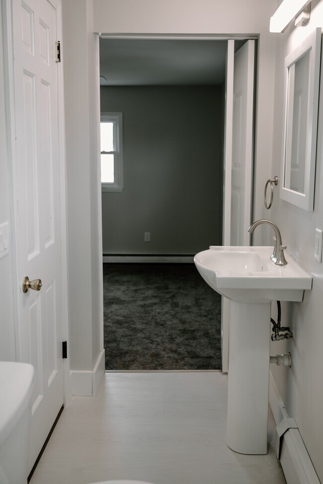 Building Photo - 354 Terrace Blvd