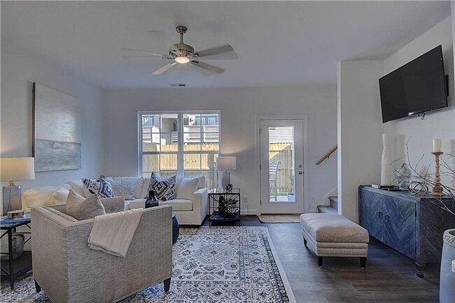 Building Photo - Three Bedroom Available