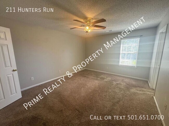 Building Photo - 211 Hunters Run