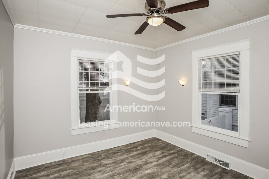 Building Photo - 409 Hampton St