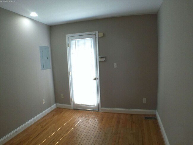 Building Photo - 912 S Potomac St