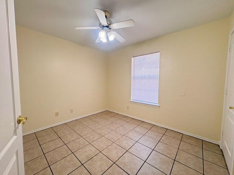 Building Photo - 416 Prescott Loop