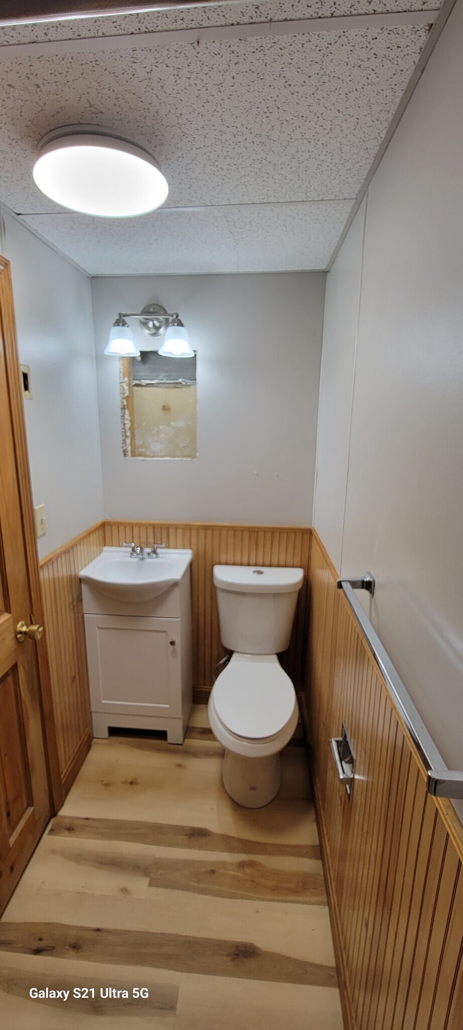 Bathroom - 1 Library St