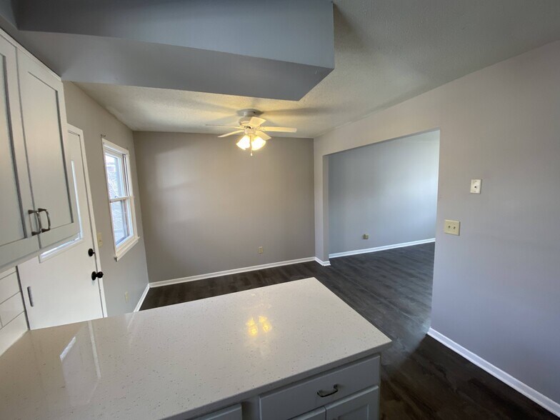 Building Photo - 3408 Easton Blvd