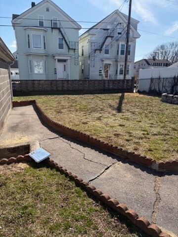 Building Photo - 13 Orchard St