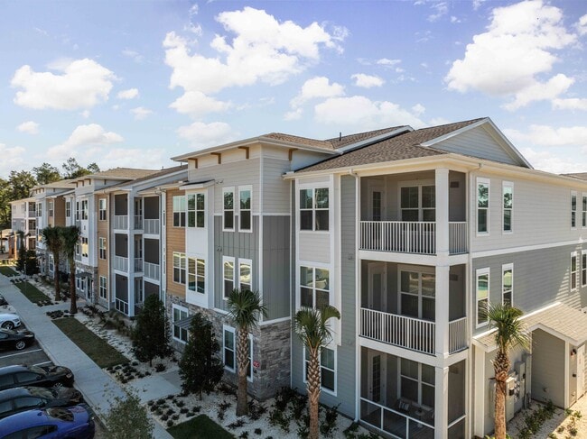 Building Photo - The Quinn Luxury Apartments