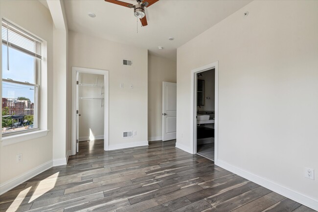 Building Photo - 4015 Baring St