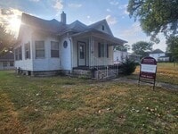 Building Photo - 2 Bedroom on the Southside