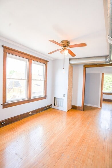 Building Photo - 2825 N Francisco Ave