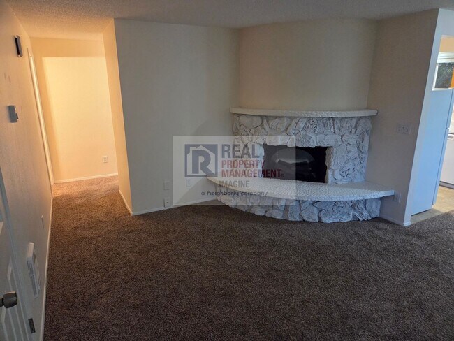 Building Photo - Check out this wonderful 2.0 bedroom, 2.0 ...