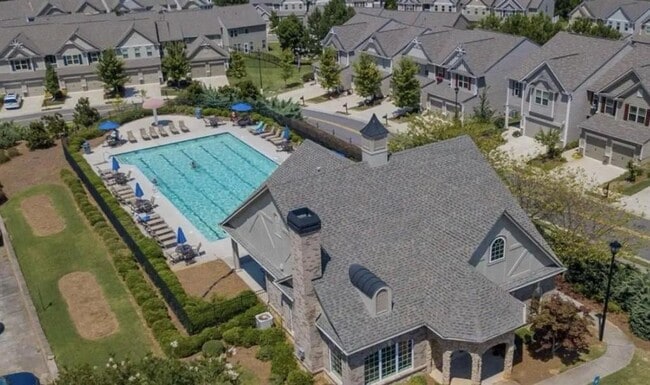 Building Photo - 3369 Castleberry Village Cir