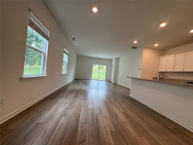 Building Photo - 204 Peregrine Point