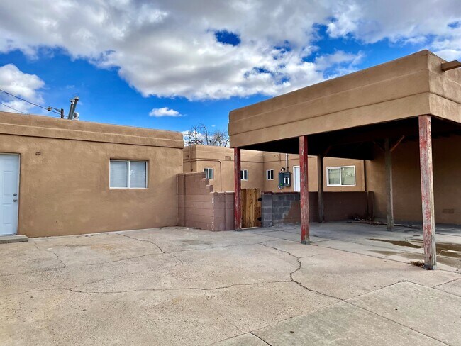 Building Photo - 4301 Mesa Grande Pl SE