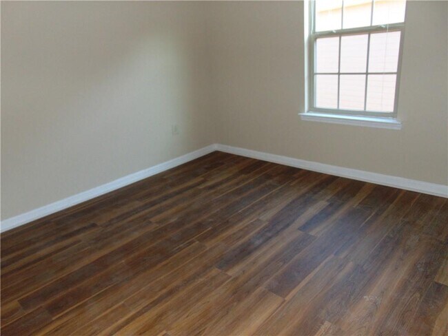 Building Photo - 1320 Napa Valley Dr SW