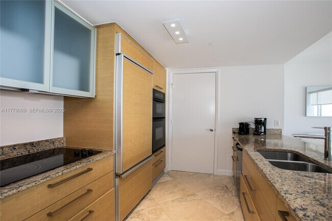 Building Photo - 1830 S Ocean Dr