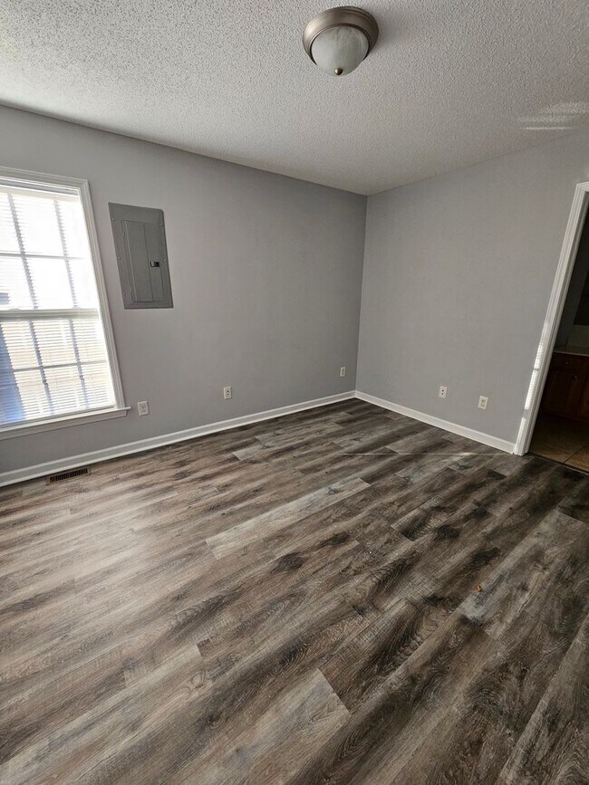 Building Photo - 3 BR in High Point!