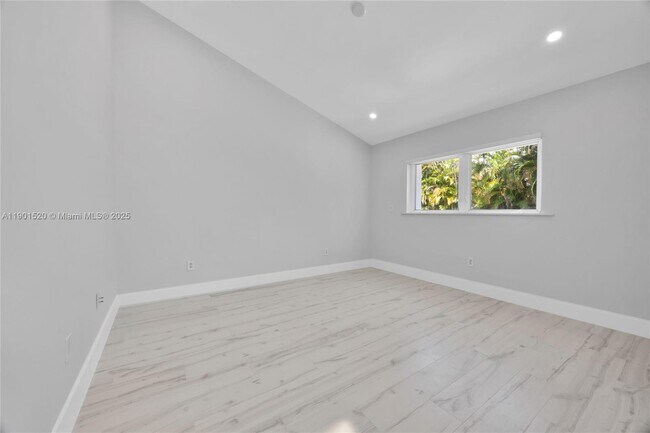 Building Photo - 8303 Old Cutler Rd