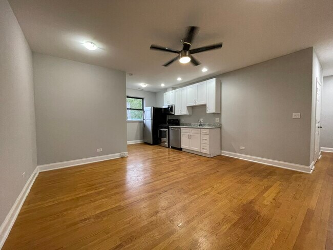 Building Photo - 6442 N Hamilton Ave