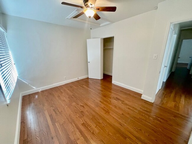 Building Photo - **LAKEWOOD 3BR/2BA+FAMILY ROOM **AVAILABLE...