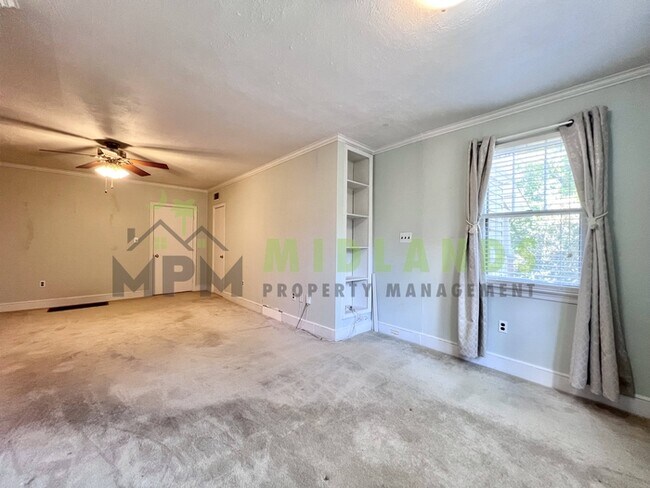 Building Photo - 2417B Clark Street