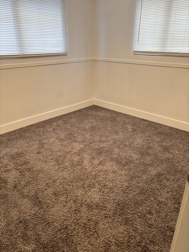 Building Photo - 672 S 3000 W