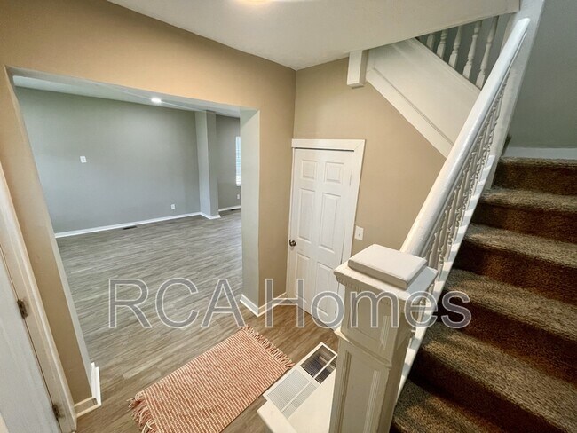Building Photo - 3835 N Kenwood Ave