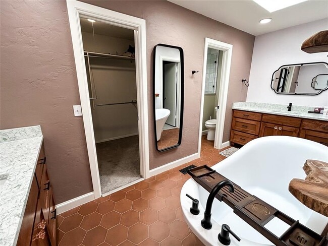 Building Photo - 13228 Green Valley Dr