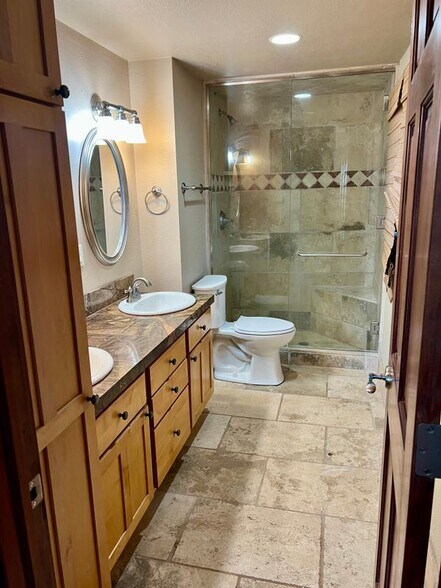 Building Photo - 260 Alto Ln