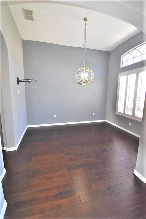 Building Photo - 16612 Tudor Grove Dr