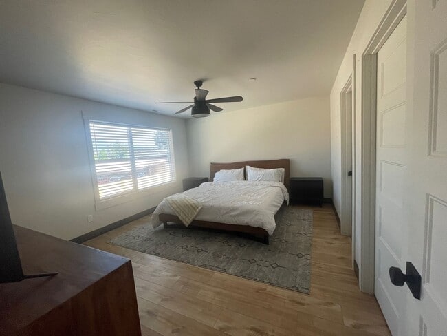 Building Photo - Whitefish townhouse for rent! 3 bed 2.5 ba...