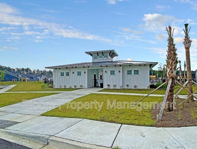 Building Photo - 450 Carrara Dr