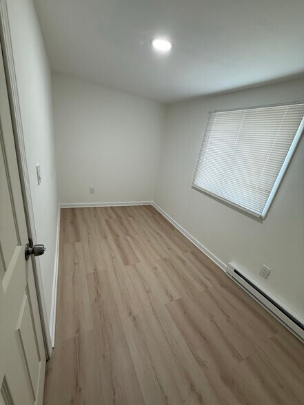 Building Photo - 109 6th Ave
