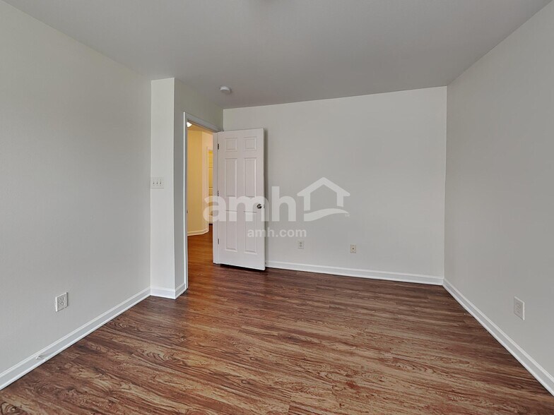 Building Photo - 12812 Walking Stick Dr