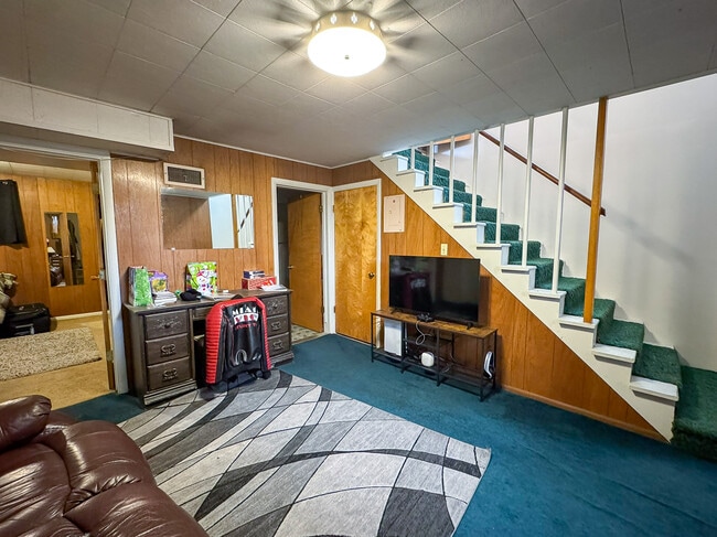 Building Photo - 845 E 820 N