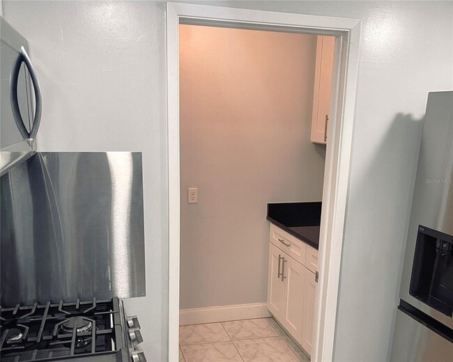 Building Photo - 1819 Shore Dr S