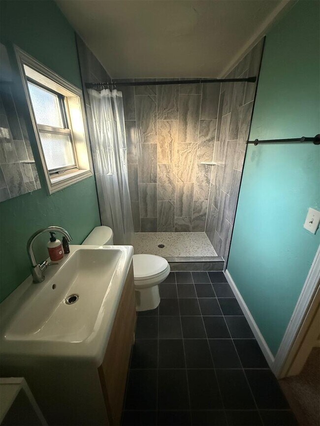 Building Photo - 1316 SW 14th St