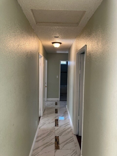 Building Photo - Tracy 4 Bedroom 2 Bathroom Home with a pool