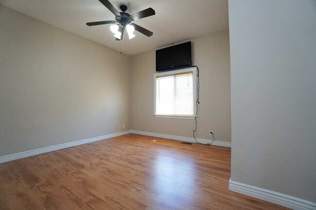 Building Photo - 2511 W Teano Dr