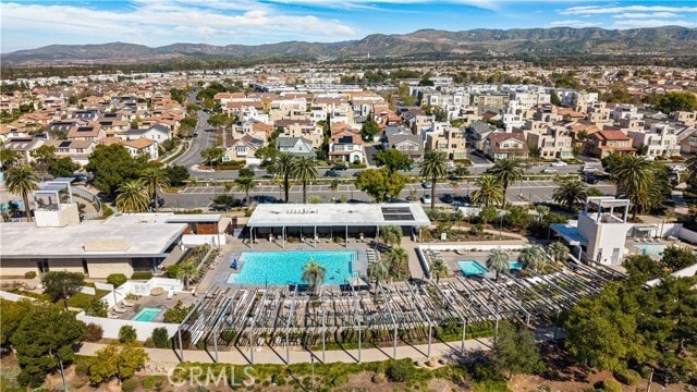 Building Photo - 166 Novel