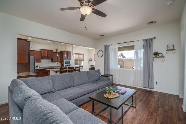 Building Photo - 14757 W Pasadena Ave