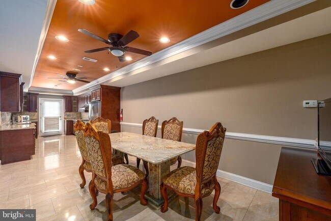 Building Photo - 316 Albemarle St