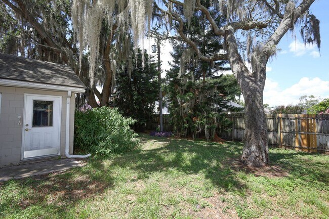 Building Photo - Spacious 4/2 in Maitland's English Estates!