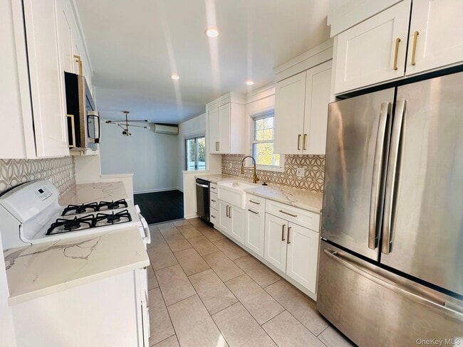 Building Photo - 11 W Glen Ave