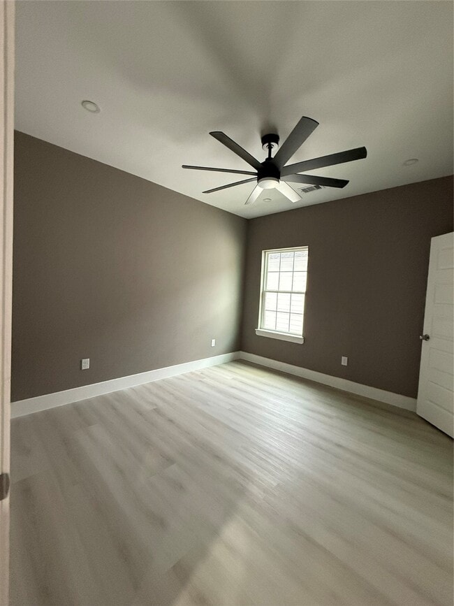 Building Photo - 10119 Grover Ln