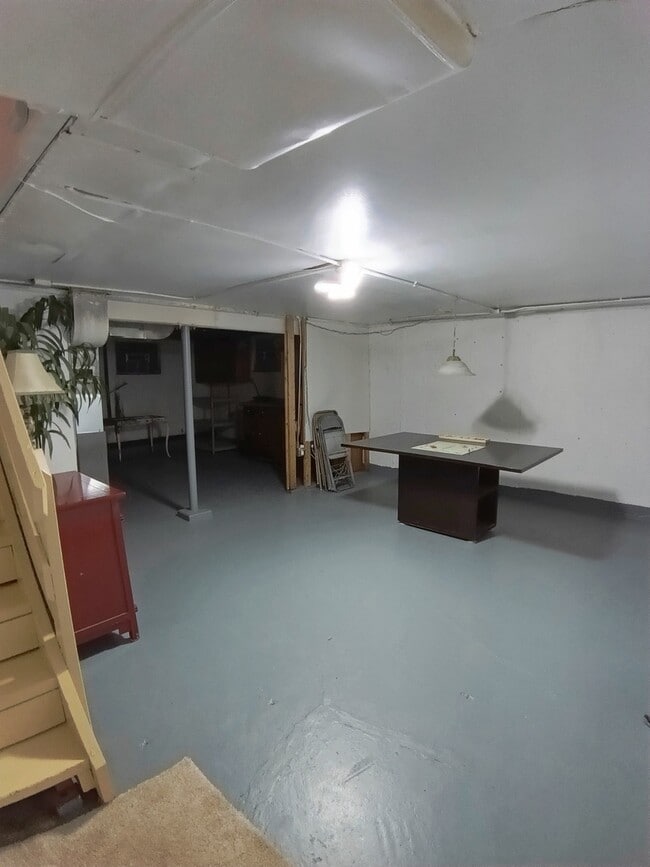 Building Photo - 41 Indianwood Blvd