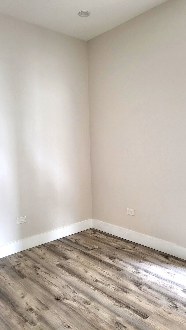 Building Photo - 2904 W Nelson St