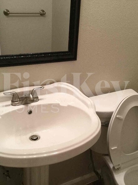 Building Photo - 3900 Brookgate Ct