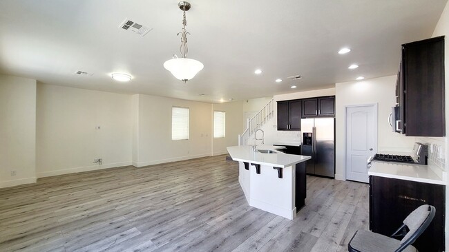 Building Photo - 8518 Genesee Ct